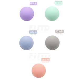 Balle de massage en silicone de 2,5 pouces (63 mm) pour la relaxation myofasciale, balle de thérapie fitness avec logo personnalisé - Product Image 4