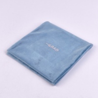 Pochette à bijoux en velours bleu avec bouton pression métallique, logo personnalisé, doublure en velours, sac de rangement portable pour collier, boucles d'oreilles, bague, emballage cadeau
