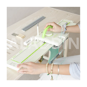 <span class=keywords><strong>Recrutement</strong></span> d'agents Service après-vente Marque SILVER REED Machine à tricoter manuelle pour gants, chapeaux et pulls pour la maison - Product Image 2