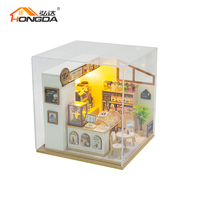 Hongda 2025 Nouveau M2505Z Premier Kit de Maison de Poupées en Mousse Faite à la Main Maison de Poupées Miniature DIY Maison de Poupées en Bois avec Housse Anti-Poussière