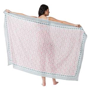 Paréo en coton imprimé à la main motif chèvrefeuille fuchsia et émeraude pour femme, léger, cache-maillot de bain, tenue de plage estivale - Product Image 1