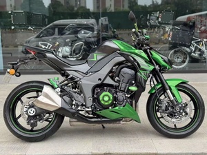 Kawasaki Z1000 d'occasion, <span class=keywords><strong>1000</strong></span> cm³, refroidissement liquide, quatre cylindres en ligne, <span class=keywords><strong>moto</strong></span> de route, vitesse >220 km/h, adaptée aux pilotes expérimentés - Product Image 2