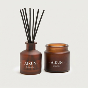 AIKUN Fabricant OEM – Ensemble de bougies parfumées en cire de soja dans des pots en verre haut de gamme, idéal pour la décoration intérieure, les mariages et les cadeaux de spa - Product Image 1