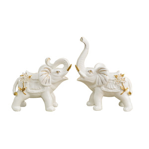 Elefante in Ceramica Decorativo e Luminoso, Articolo d'Arredo Creativo per Soggiorno, Decorazione Portafortuna per la Casa - Product Image 5