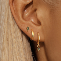 Boucles d'oreilles créoles géométriques en argent sterling plaqué or 18 carats avec agate verte pour femme - Cadeau tendance pour mariage et soirée