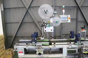 Machine d'étiquetage automatique SKILT pour les surfaces supérieure et inférieure des tasses et des bocaux, machine à coller des étiquettes - Product Image 4