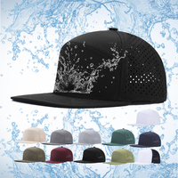 OEM ODM Casquette de golf Gorras de sport personnalisée perforée au laser avec trou imperméable à séchage rapide et corde à cinq panneaux