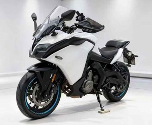 Motocicleta Deportiva de Turismo <span class=keywords><strong>MOTO</strong></span> 400GT 400cc, Bicilíndrica en Línea, Refrigerada por Líquido, Motocicleta de Gran Turismo - Product Image 1