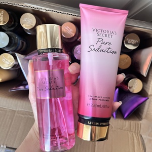 Vente en gros de parfums de marque originaux, vaporisateur Pure Seduction <span class=keywords><strong>pour</strong></span> femmes, ensemble de parfums Victoria Secret, <span class=keywords><strong>brume</strong></span> <span class=keywords><strong>pour</strong></span> le <span class=keywords><strong>corps</strong></span> et lotion <span class=keywords><strong>pour</strong></span> le <span class=keywords><strong>corps</strong></span> <span class=keywords><strong>pour</strong></span> femmes - Product Image 1