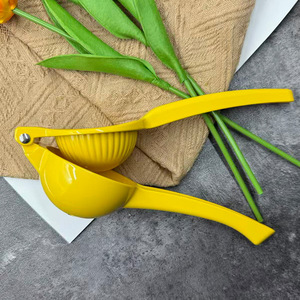 Presse-agrumes manuel 2-en-1 en alliage d'aluminium pour citrons, citrons verts et oranges – Outil de cuisine à alimentation directe - Product Image 4