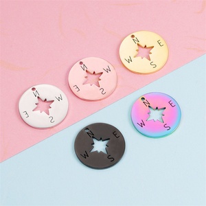Vente en gros de pendentifs en forme de boussole en acier inoxydable poli miroir de 22 mm pour la fabrication de bijoux - Product Image 1