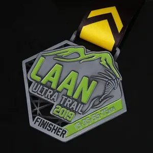 Médailles et trophées <span class=keywords><strong>de</strong></span> sport en laiton et alliage <span class=keywords><strong>de</strong></span> zinc, personnalisables, avec design <span class=keywords><strong>gratuit</strong></span>, pour la victoire aux <span class=keywords><strong>jeux</strong></span> sportifs <span class=keywords><strong>de</strong></span> patinage - Product Image 3