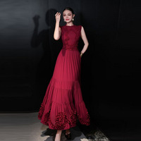 Robe de bal longue élégante de style français rouge sans manches pour femmes, avec plusieurs couches, volants, plis et drapés évasés