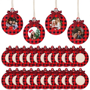 Bingkai Foto Kayu Bulat Motif Kotak-kotak Buffalo, Cocok untuk Foto 2 inci, Termasuk Pita Gantung |   Dekorasi Natal & Tahun Baru - Product Image 1