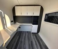 Villa prefabbricata per la vendita di lusso in acciaio di lusso con contenitore per casa singola espandibile a forma di mela Mini Hotel verde