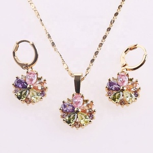 ชุดเครื่องประดับแฟชั่น HD Jewelry ลายดอกไม้ ชุบทอง 18k สร้อยคอพร้อมจี้และต่างหูสำหรับผู้หญิง - Product Image 2