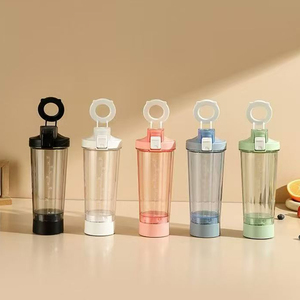 Nouvelle conception de biberon magnétique à aspiration en Tritan certifié pour la sécurité des bébés, bouteille de <span class=keywords><strong>sport</strong></span> pour la salle de <span class=keywords><strong>sport</strong></span>, 700 ml avec support pour téléphone - Product Image 6