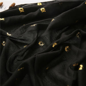 Sciarpa Hijab Lunga di Design in Cotone e Lino per Donne, Stile Vintage Bianco e <span class=keywords><strong>Nero</strong></span> con Dettagli in Oro, Sciarpe e Scialli con Nappine - Product Image 4