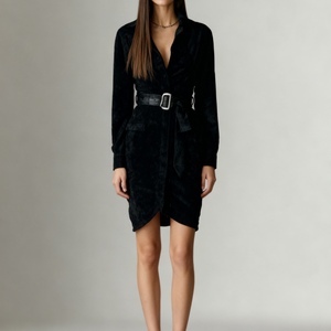 Robe chemise courte en velours suédé pour femme, à manches longues, col et boutonnage simple, avec ceinture, tendance automne - Product Image 5