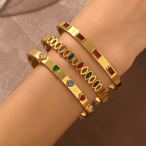 Bracelet élégant pour femme en acier inoxydable avec pierres précieuses colorées et <span class=keywords><strong>bande</strong></span> <span class=keywords><strong>dorée</strong></span>. Collier en acier inoxydable pour femmes. - Product Image 3