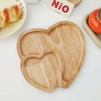 Retro Houten Hart Serveerschaal Voor Pizza Salade Fruit Dessert Brood Cake Container Snacks Gerecht Met Gravure Techniek