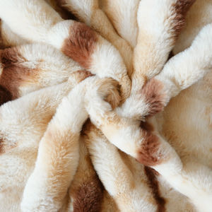 Escritório de Design Personalizado Multi-Uso Lance Grosso Coelho Faux Fur Flanela Dupla face Reversível Sólido Dobrado De Malha Cobertores De Inverno - Product Image 3