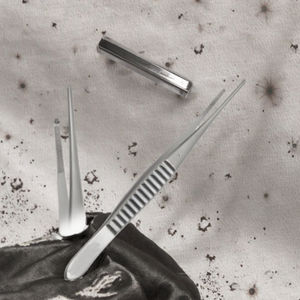 Pinces à tissus Gillies 1x2 dents, clip de dissection manuel en acier inoxydable BCI 4546 certifié CE classe I Mahersi - Product Image 3