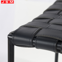 Nouveau modèle de tabourets minimalistes nordiques italiens ergonomiques noirs sans dossier carrés pour bar