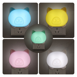 Venta caliente Piggy Design Model Led Lámpara de mesa Creative Cute Decoration Light Kids Night Light - Product Image 4