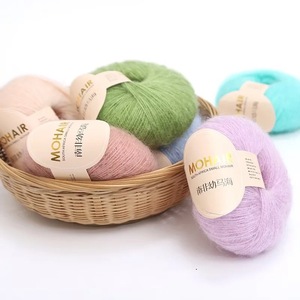 Fabricante vende al <span class=keywords><strong>por</strong></span> <span class=keywords><strong>mayor</strong></span> bebé Mohair hilo bolas teñidas Anti-Pilling máquina de tejer a mano tejido Angora Mohair hilo fino - Product Image 4