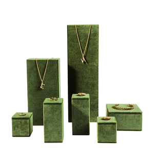 Bandejas de Exhibición de Joyería de Terciopelo Verde en Varios Tamaños, Soporte para Anillos, Collares y Pulseras, para Mostrador y Fotografía - Product Image 1