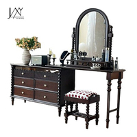 Coiffeuse antique en bois foncé, ensemble rétro avec armoire de rangement à pieds tournés et bureau de toilette avec tiroirs vitrés