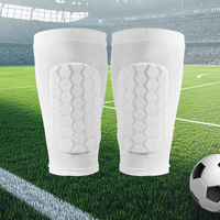Kaymaz buzağı koruyucu kovan EVA köpük futbol buzağı muhafızları çocuklar gençlik adam nefes tekmelikler futbol Shin Pad