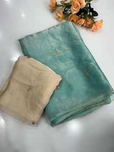 Sari Emrodairy de Doble Capa y Múltiples Secuencias con Blusa Combinada - Product Image 6