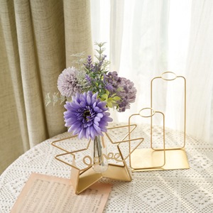 แจกันโลหะรูปดาวสีทอง CallaFloral สำหรับตกแต่งโต๊ะงานแต่งงาน ตกแต่งบ้าน สไตล์โมเดิร์น ที่ใส่ช่อดอกไม้ - Product Image 1