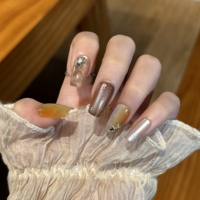 Ongles press-on de luxe dorés dégradés, forme cercueil stiletto mi-longue, faits à la main, professionnels, moulés en 3D, pour salon de manucure