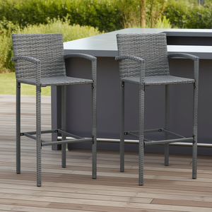 Tabourets de bar gris en rotin avec accoudoirs, design moderne pour extérieur, base à quatre pieds, repose-pieds standard, mobilier de bar - Product Image 2