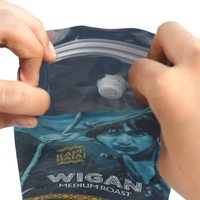 Sachet de café à fond plat personnalisé avec valve de dégazage et fermeture éclair refermable pour l'emballage de café moulu torréfié moyen