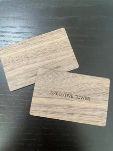 Carte NFC en bois personnalisée couleur pleine 2024 avec mini-étiquette et puces EM4305/T5577 – Carte cadeau professionnelle étanche pour paiement hôtelier - Product Image 3