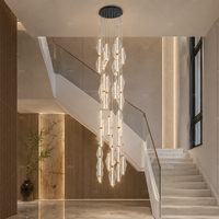 Lustre d'escalier moderne de luxe pour villa, hôtel, hall d'entrée, duplex, hall de réception, avec éclat chaleureux et design élégant, pour intérieur