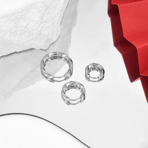 Boucles d'oreilles créoles tendance, minimalistes, rétro, style parisien, géométriques, étanches, en acier inoxydable plaqué argent, cadeau pour fête d'enfants - Product Image 2