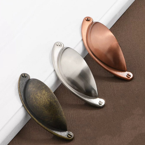 Poignées de tiroir modernes en alliage de zinc, finition or brossé, pour armoires de cuisine et portes de placards - Product Image 1