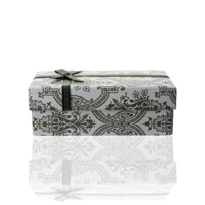 Boîte cadeau en papier artisanal laminé mat carré, décorée de nœuds et de rubans, personnalisable selon les besoins - Product Image 3