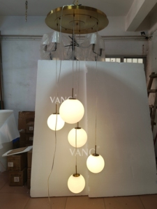 Moderno nordico elegante soffiato a bocca solida globo di vetro opale lampadario integrato lampadario a LED per <span class=keywords><strong>soggiorno</strong></span> tavolo <span class=keywords><strong>da</strong></span> pranzo - Product Image 5