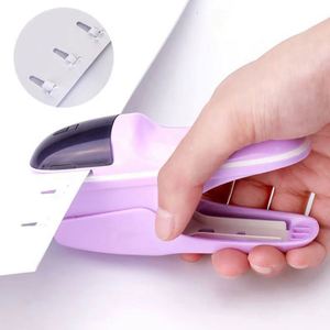 Engrapadora de Escritorio Inteligente para Oficina y Hogar, Diseño sin Grapas, Carga USB, Portátil, para Encuadernar 8 Hojas, Documentos Escolares y Boletos - Product Image 1
