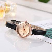 Nouvelle montre pour femme tendance, minimaliste, vintage, avec bracelet en cuir et petit cadran