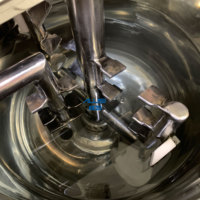 Cuve de mélange liquide automatique 50L-10T avec agitateur et moteur, chauffage vapeur sous chemise SUS304, économe en énergie, faible bruit, pour produits chimiques et plastiques