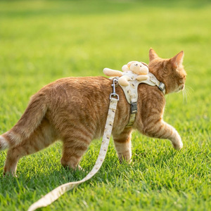 Laisse pour <span class=keywords><strong>chat</strong></span> avec jouet en peluche monté au dos, <span class=keywords><strong>harnais</strong></span> mignon pour petits chiens et chats - pour les promenades en plein air - Product Image 3