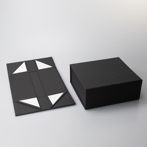 Luxury Magnetic <strong>Gift</strong> <strong>Box</strong> for Perfume Folding Paper <strong>Flat</strong> <strong>Pack</strong> with Embossed Magnet Closure Simple Elegant Style - Product Image 2
