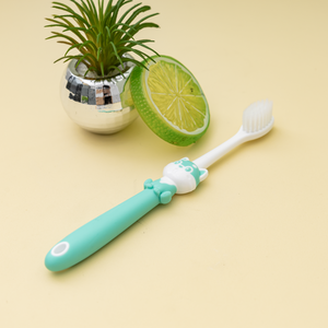 Brosse à dents à poils doux en forme de tête de lapin ou d'ours, avec poignée confortable, pour l'hygiène buccale des enfants à domicile, marque privée - Product Image 5